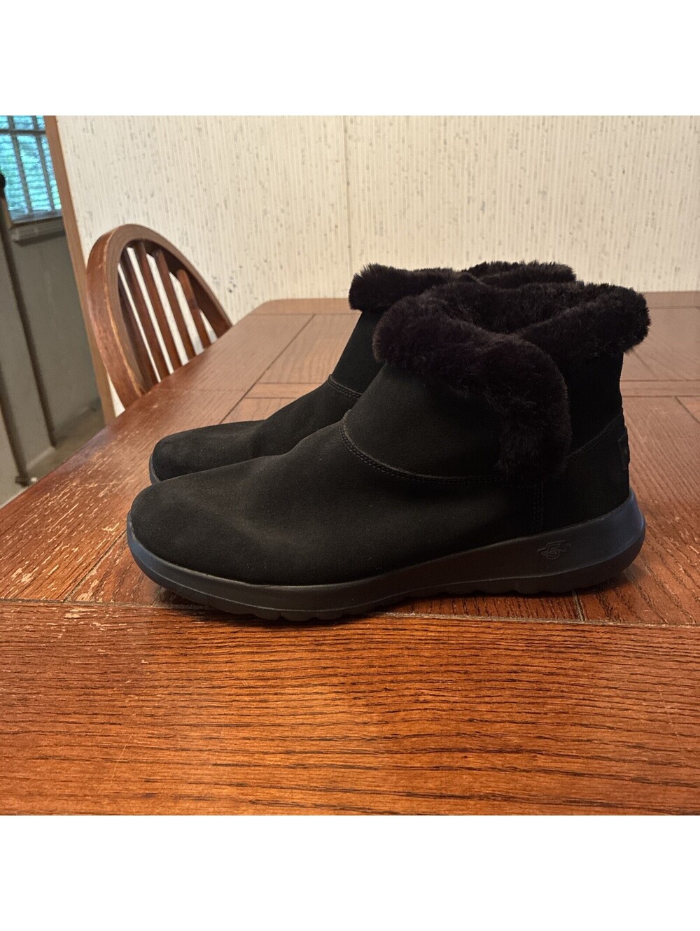 Skechers On-The-go Joy Chukka Ankle Boot Women's 10 Black Suede Faux Fur 15501S